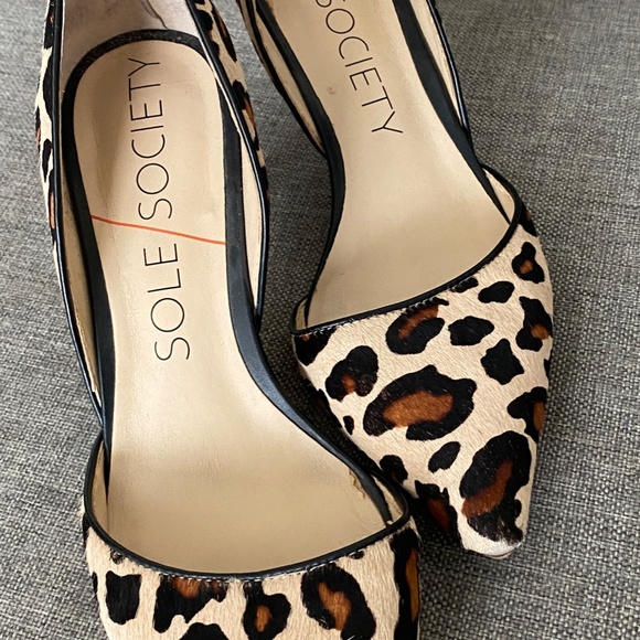 Soul Society Leopard. Print - Size 7.5 B - Picture 3 of 4